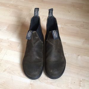 Brand new Blundstone Olive Suede Boots